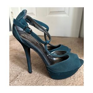 Carlos Santana Peep Toe Heels